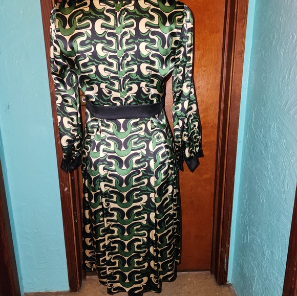 Dress - Picture 3 of 4